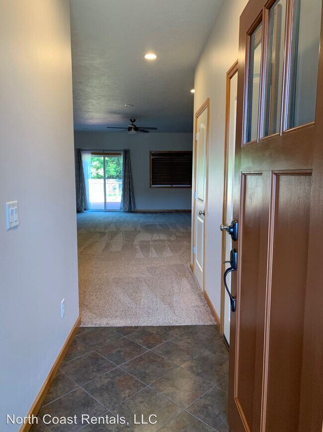 Foto del edificio - 3 br, 2 bath House - 440 Juniper Ave.