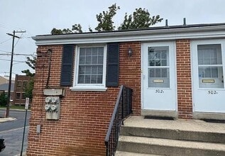 Building Photo - 502 E Ross St