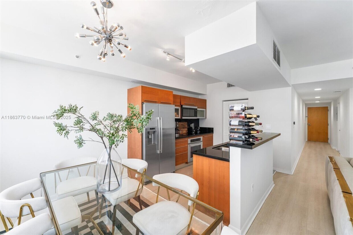 Primary Photo - 244 Biscayne Blvd
