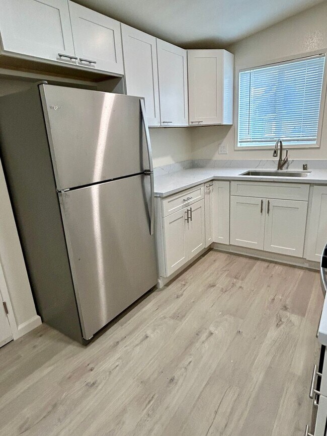 Building Photo - Remodeled Home Ready for Move In!