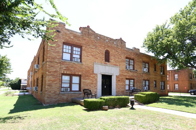 The Vintage At Mesta Park Apartments Oklahoma City Ok Building The Vintage At Mesta Park