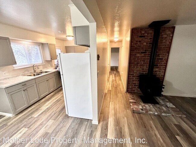 Foto del edificio - 3 br, 1 bath House - 19190 Beauchamp Dr #7