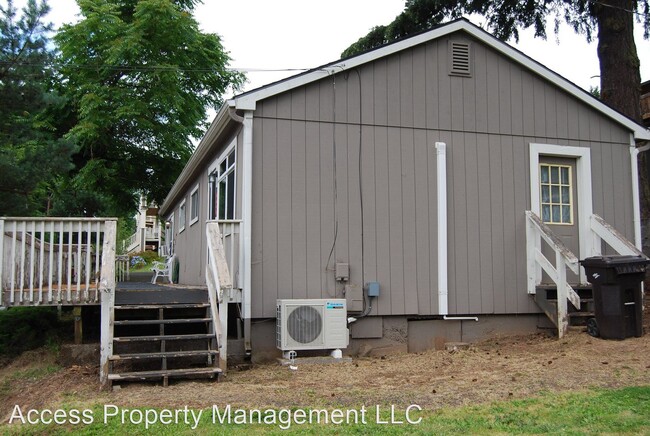 Building Photo - 4682 Riverview Ave