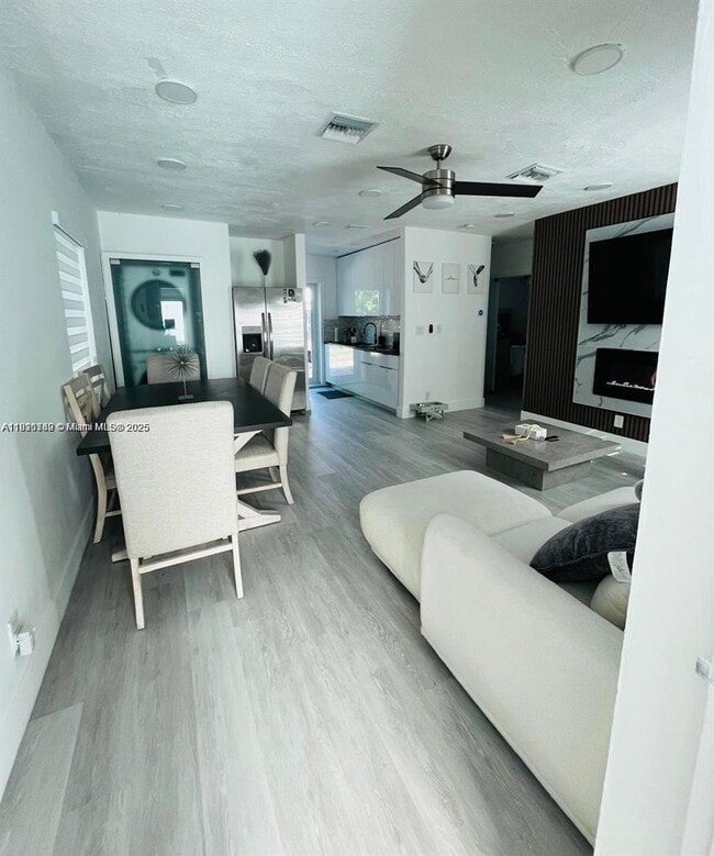 Foto del edificio - 872 NW 16th Terrace