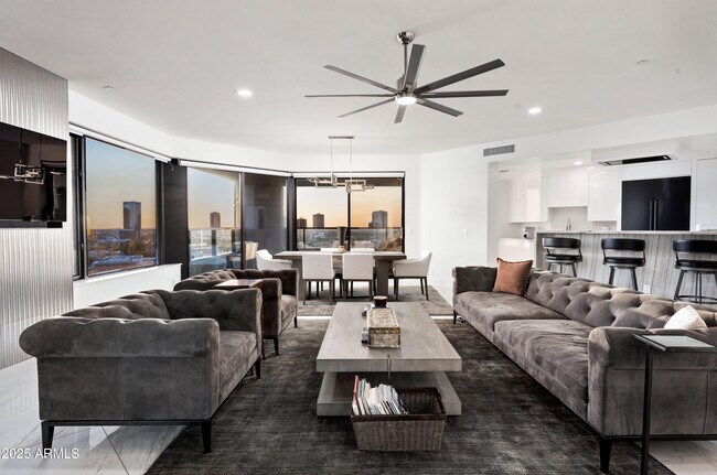 Building Photo - 1040 E Osborn Rd