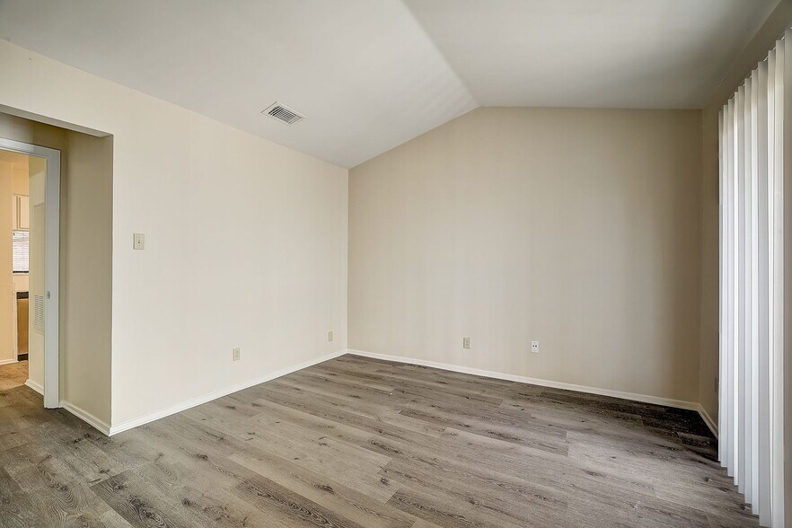Rockwood Apartments - 8615 Rockwood Ln Austin, TX 78757