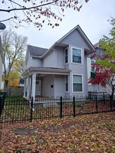 Building Photo - 389 W 4th Ave