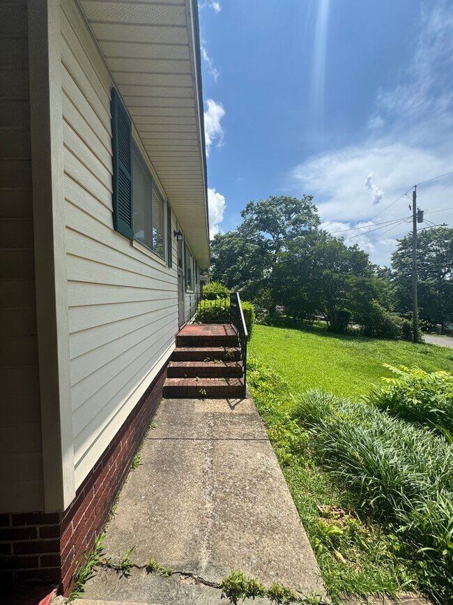 Foto del edificio - Nice 3/1 House in Lindale- $1,395