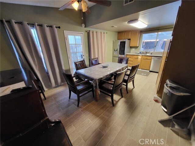 Foto del edificio - 44025 Glenraven Rd