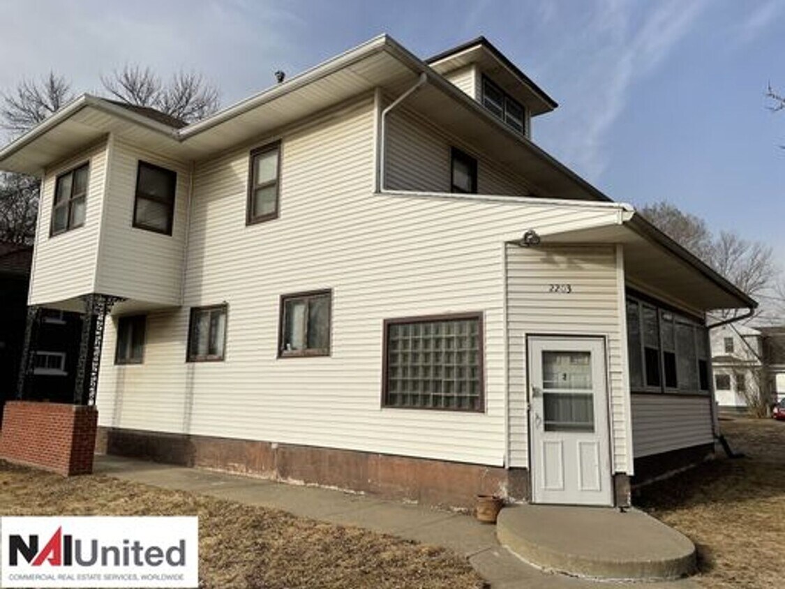 2203 S St Aubin St Unit 3, Sioux City, IA 51106 Room for Rent in