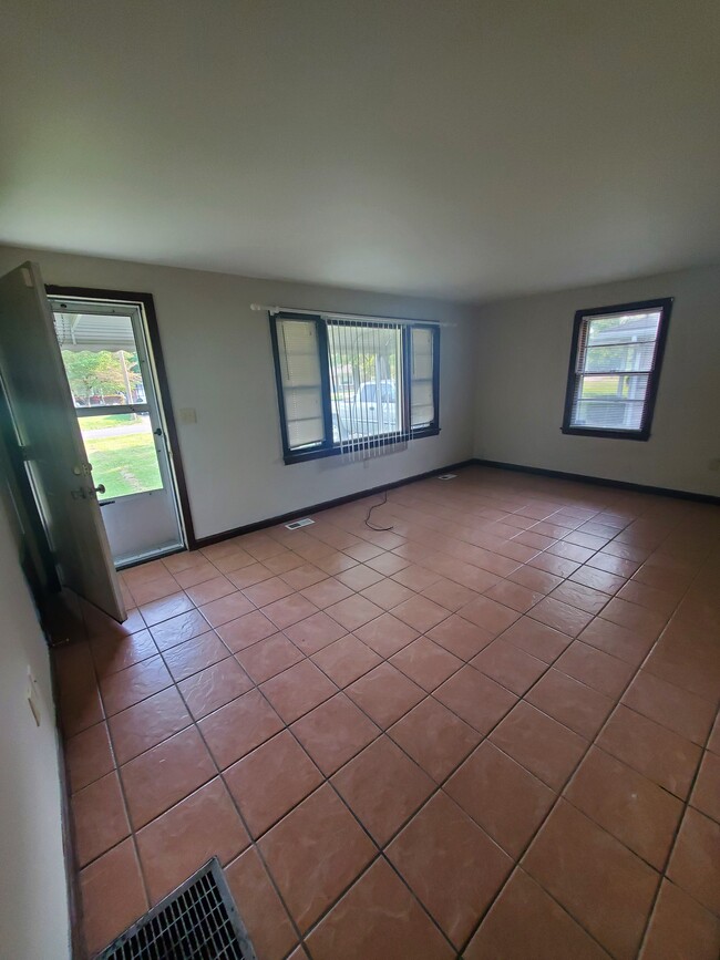 Building Photo - 3225 New Lynnview Dr