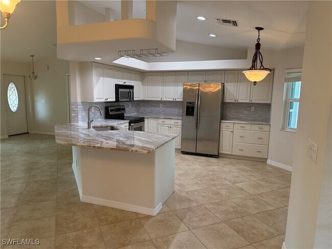 Foto del edificio - 18249 Oak Rd