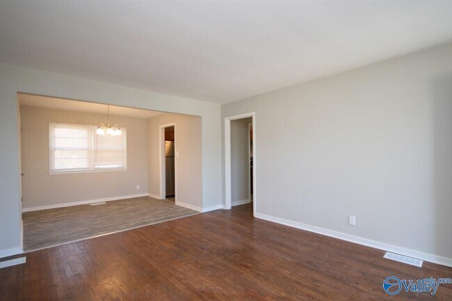 Building Photo - 3306 Bartee Ln NW