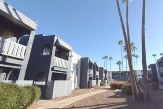 Building Photo - Santuario Apartments