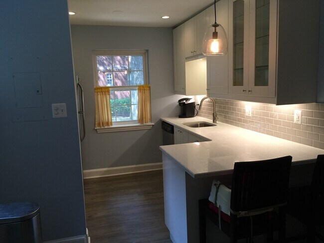 Cocina recién renovada - 2100 North Scott Street