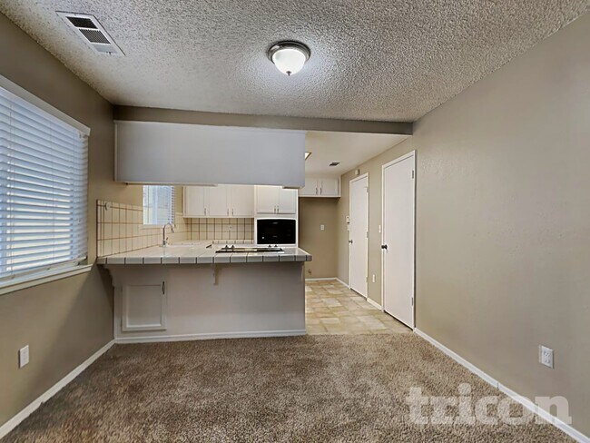 Foto del edificio - 3400 Suffolk Dr