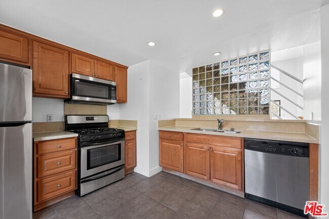 Foto del edificio - 3712 Evans St W