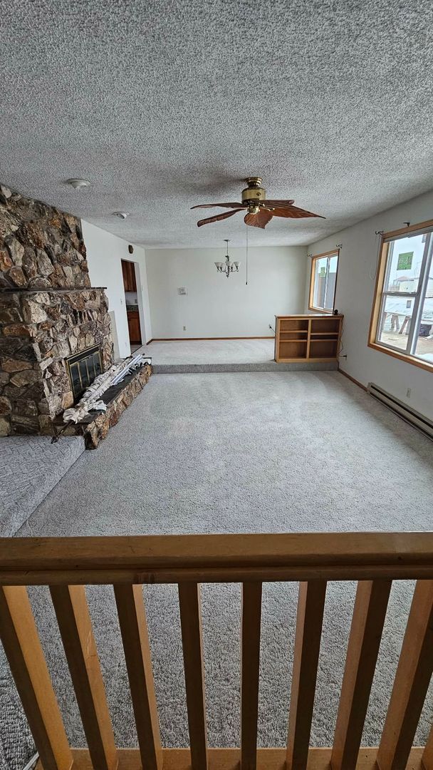 Foto del edificio - Large House with beautiful landscaping and mission mountain views