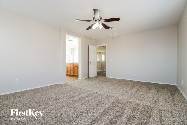 Building Photo - 14767 W Poinsettia Dr