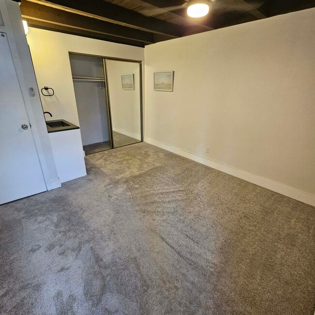 Building Photo - 2100 Lodgepole Cir
