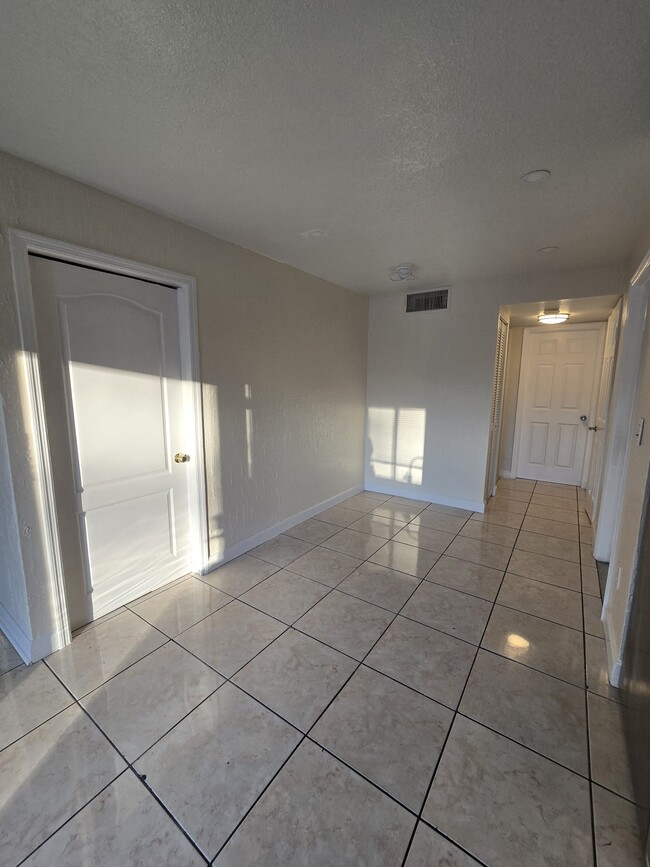 Foto del edificio - 28021 SW 142nd Ct