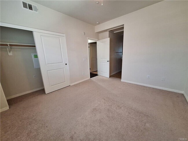 Foto del edificio - 22919 Mariposa Avenue Apt ##301, Torrance,...