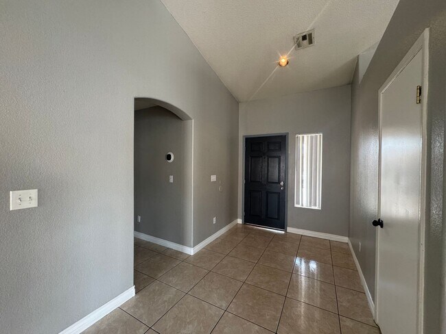 Foto del edificio - 5033 N Vista Del Rancho Way