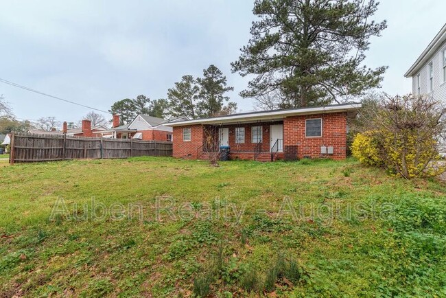 Building Photo - 2165 1/2 Telfair Street