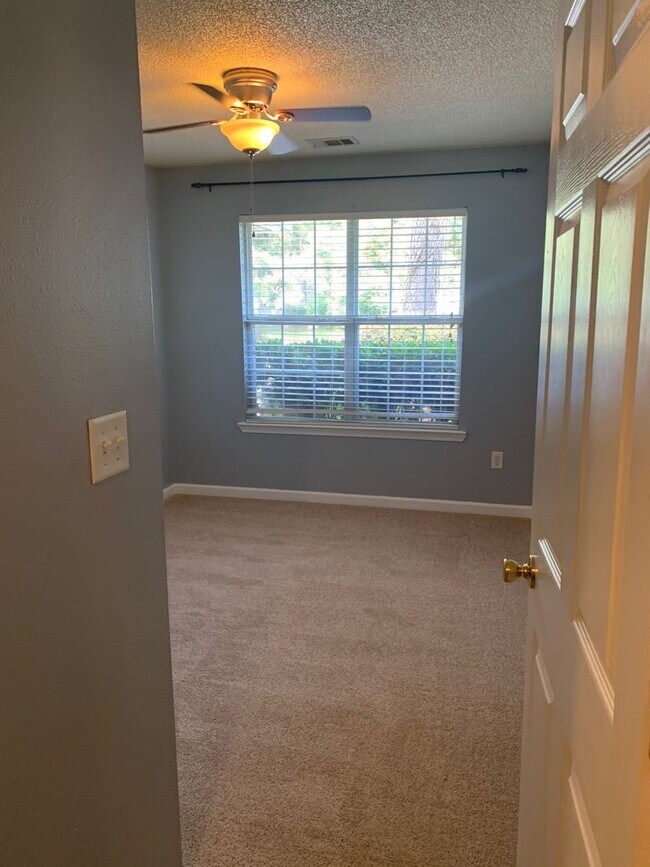 Foto del edificio - Four bedrooms in Richmond Hill, GA.