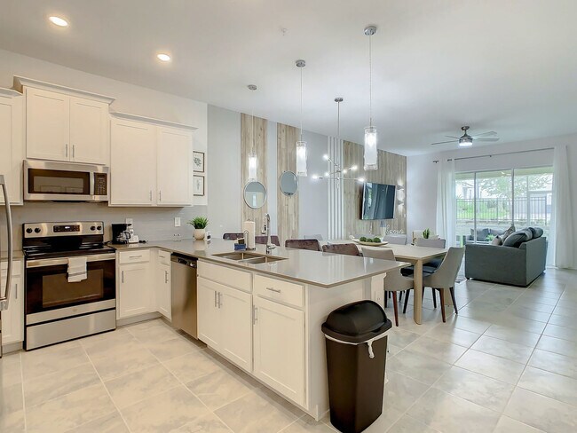 Building Photo - 8861 Cabot Cliffs Dr