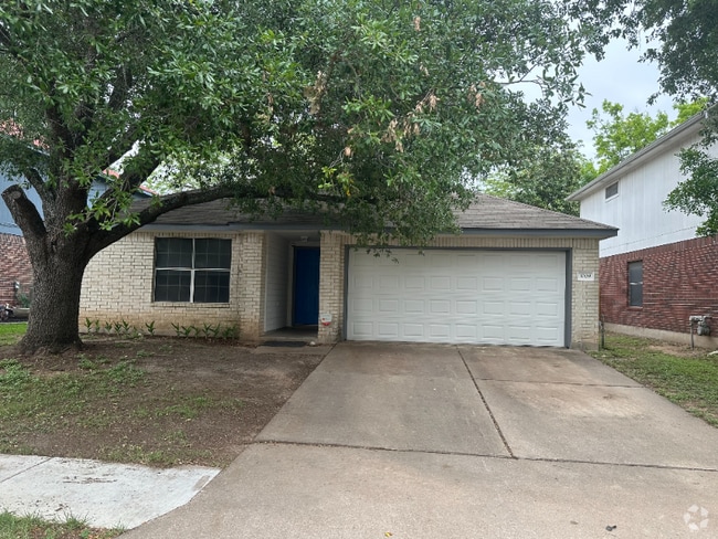 Building Photo - 1009 Hughmont Dr