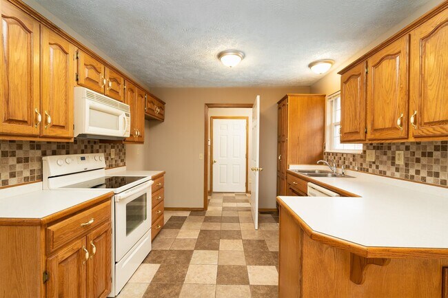 Building Photo - 3 Bedroom 2 Bathroom in Carden Meadows nei...