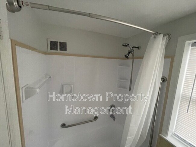 Foto del edificio - 2935 Rumson Dr