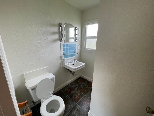 Foto del edificio - Cute 2-Bedroom, 1-Bath Home with Shed