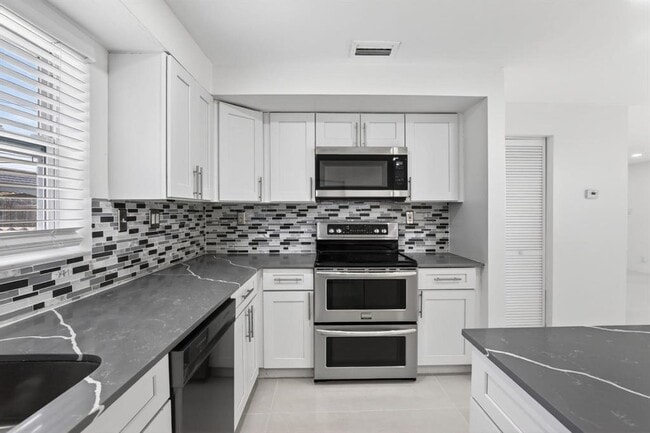 Photo - 2630 SW 49th Ct House