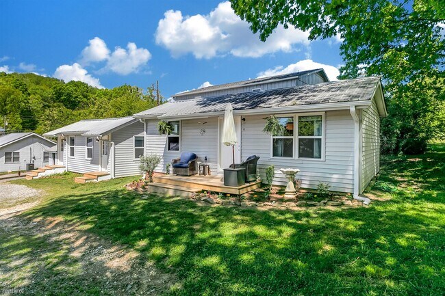 Building Photo - 1 br, 1 bath House - 10 Cobble Drive