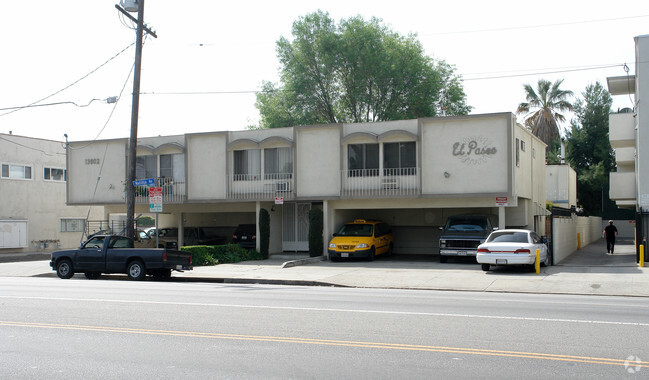 Foto del edificio - El Paseo Apartments