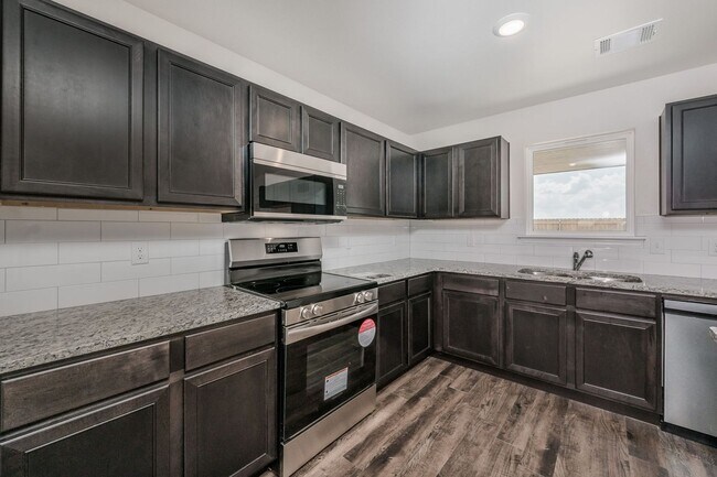 Building Photo - Brand new construction 3/2/2 CISD!!!!!!