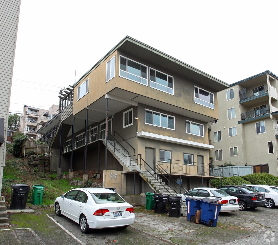 Building Photo - 1226 Taylor Ave N