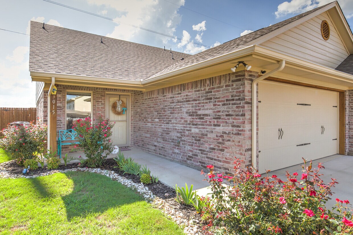 3015 Weave Ct, Granbury, TX 76049