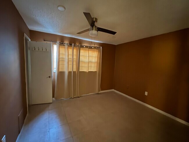 Foto del edificio - 650 SW 2nd Ave