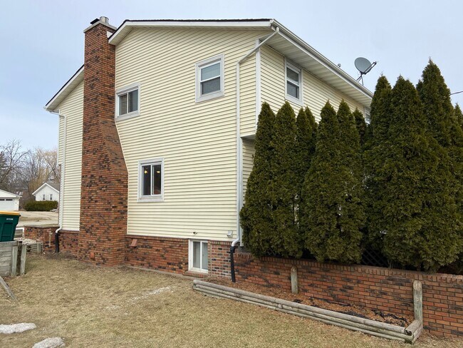 side of house - 439 Hartwell St