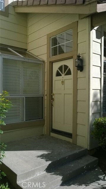 Building Photo - 13516 Apricot St