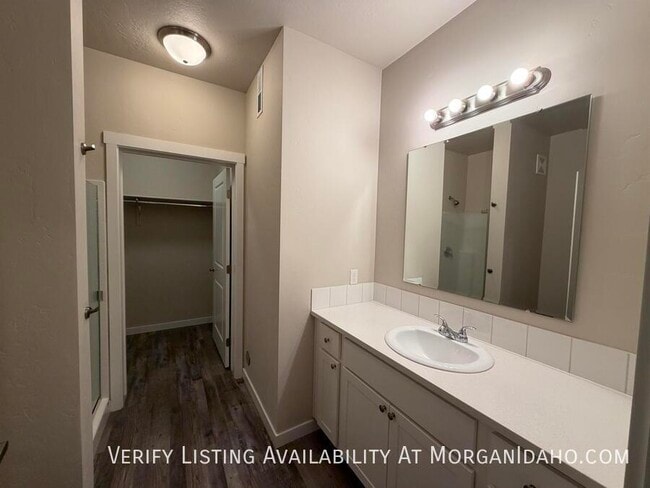 Building Photo - 10222 W Ustick Rd