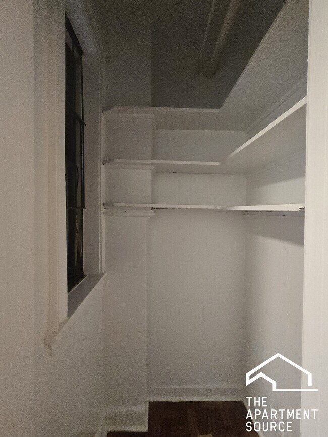 Foto del edificio - 1806 W Farwell Ave