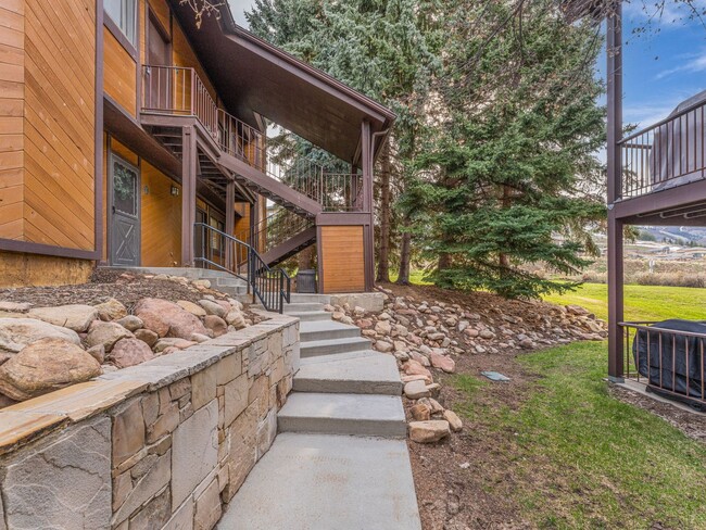Foto del edificio - Redpine Chalet  **SUMMER RENTAL**