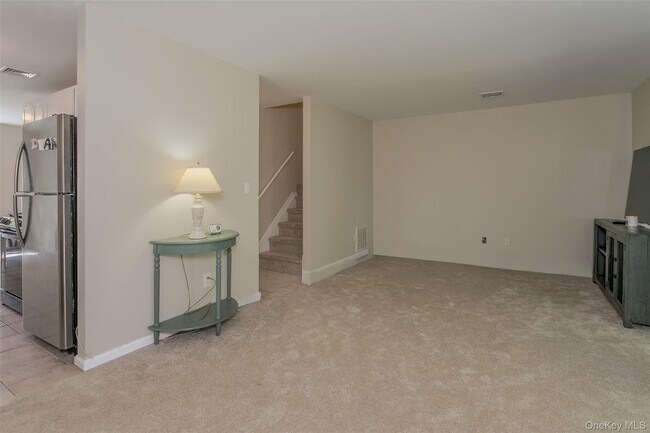 Building Photo - 423 Kings Hwy