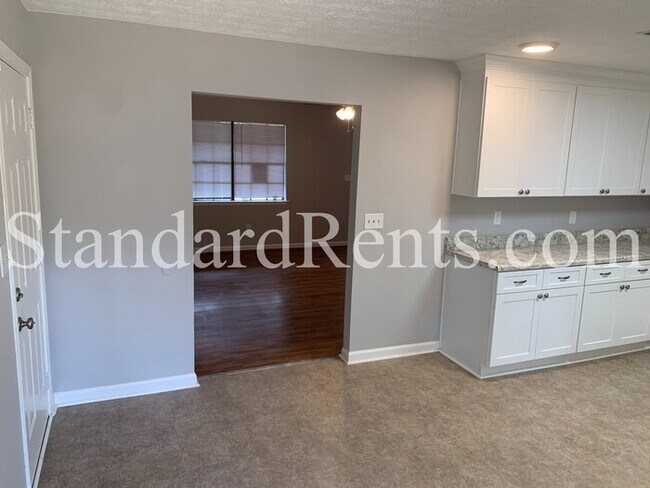 Foto del edificio - 432 Johnson Rd