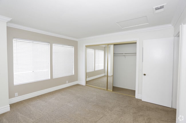 1HAB, 1BA - 713 ft² - Le Med Apartment Homes