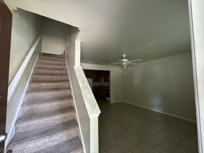 Building Photo - 212 W Val Verde Cir